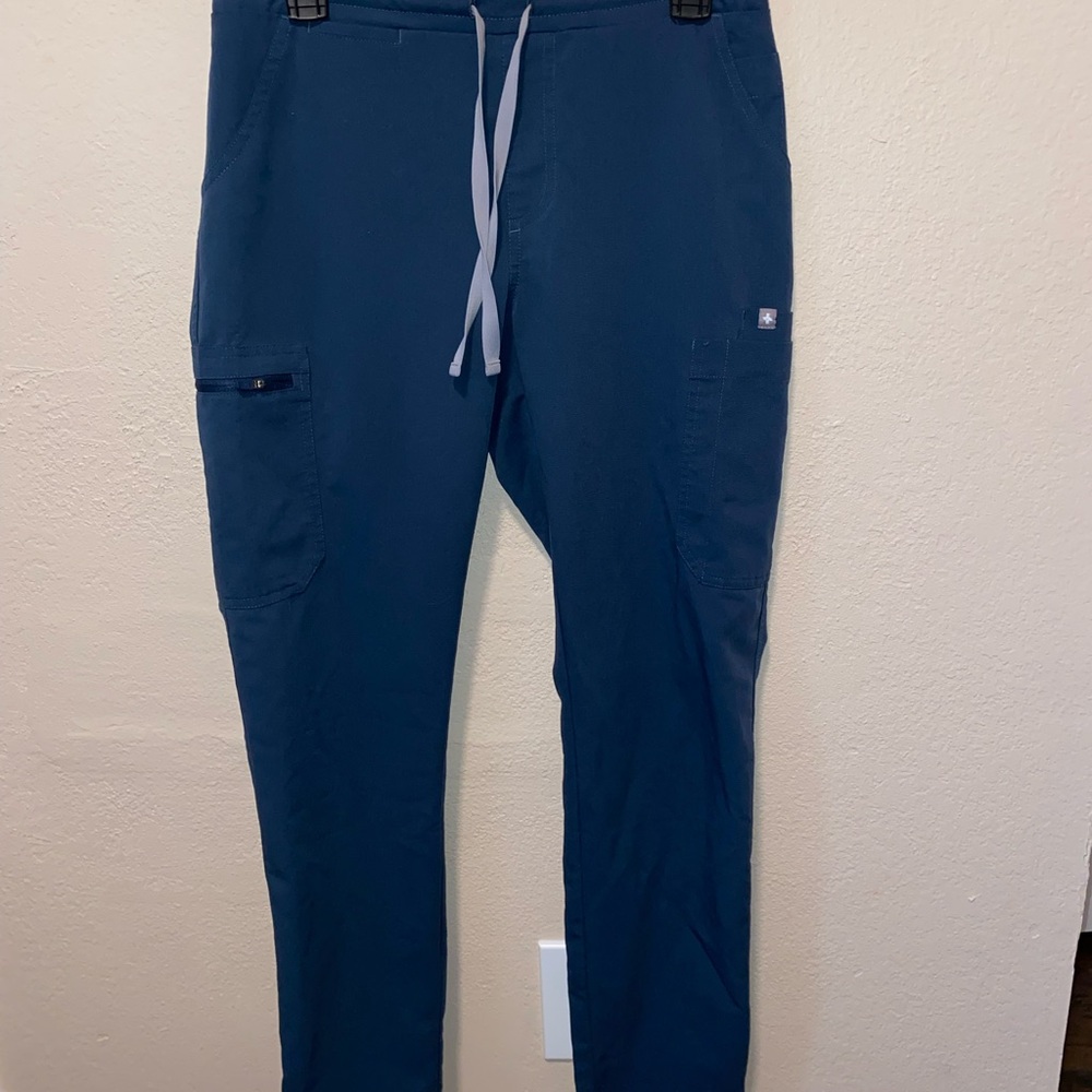 Figs Women's Scrub Set in Navy Blue - Picture 2 of 2